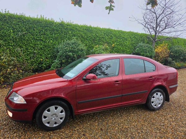 Skoda Octavia Hatchback, Diesel, 2009, Red