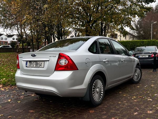 Ford Focus Saloon, Petrol, 2008, Silver