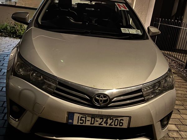 Toyota Corolla Saloon, Diesel, 2015, Silver