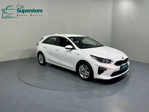 Kia Ceed Hatchback, Petrol, 2019, White