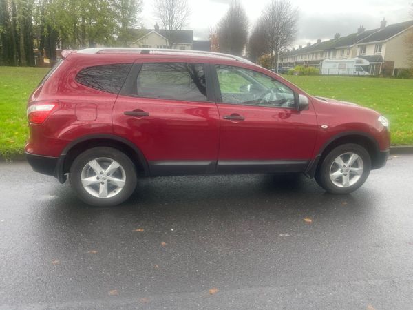Nissan Qashqai+2 MPV, Diesel, 2013, Red