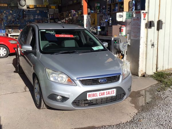 Ford Focus Hatchback, Diesel, 2010, Silver