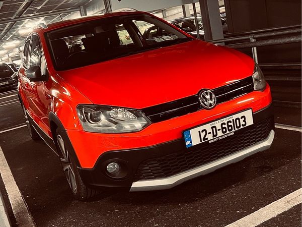 Volkswagen Polo Hatchback, Petrol, 2012, Red