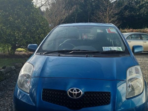 Toyota Yaris Hatchback, Petrol, 2009, Blue