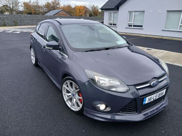 Ford Focus Hatchback, Diesel, 2014, Grey