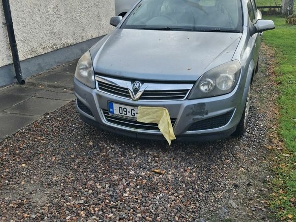 Vauxhall Astra Hatchback, Diesel, 2009, Silver