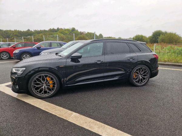 Audi e-tron Estate/Jeep, Electric, 2021, Black