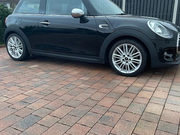 Mini Cooper Hatchback, Diesel, 2017, Black