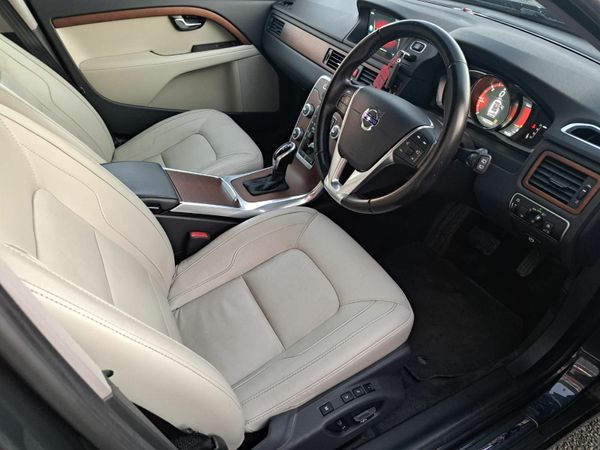 Volvo V70 Estate, Diesel, 2015, Grey