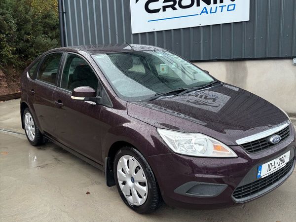 Ford Focus Hatchback, Petrol, 2010, Purple
