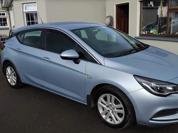 Opel Astra Hatchback, Diesel, 2016, Silver