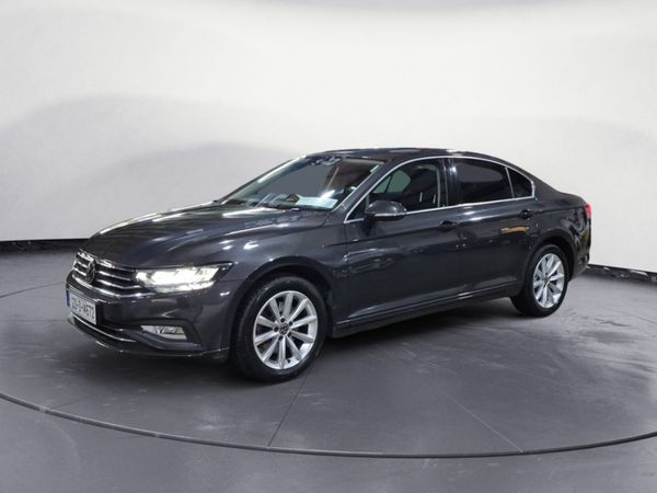 Volkswagen Passat Saloon, Diesel, 2022, Grey