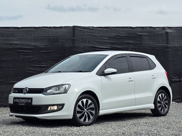 Volkswagen Polo Hatchback, Petrol, 2016, White