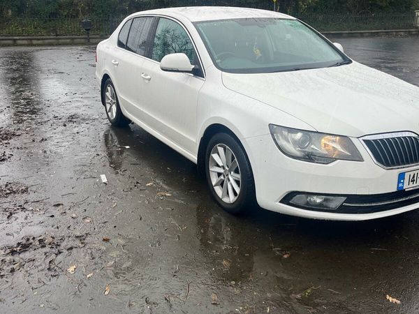 Skoda Superb Hatchback, Diesel, 2014, White