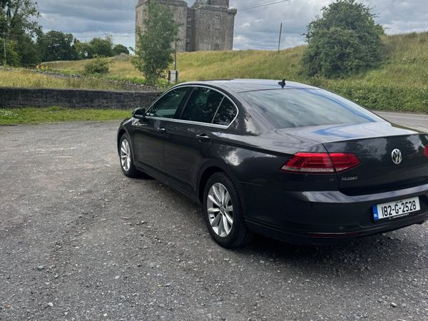 Volkswagen Passat Saloon, Diesel, 2018, Grey