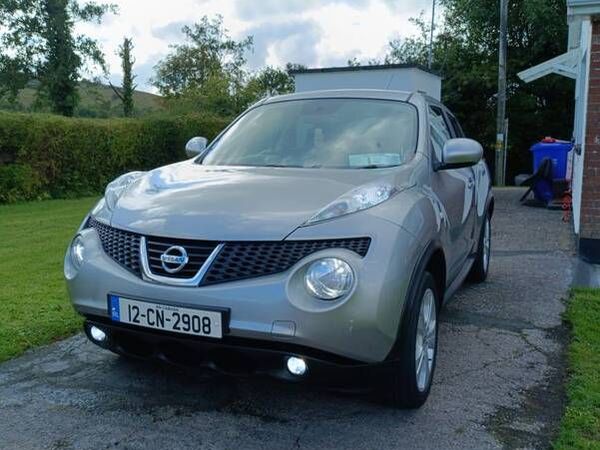 Nissan Juke SUV, Petrol, 2012, Silver