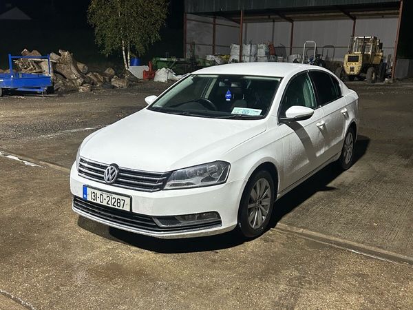 Volkswagen Passat Saloon, Diesel, 2013, White