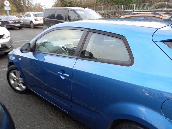 Kia Ceed Hatchback, Petrol, 2010, Blue