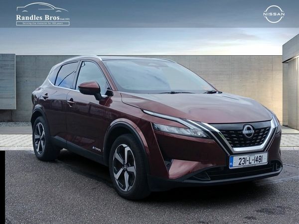 Nissan Qashqai MPV, Petrol, 2023, Red