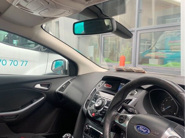 Ford Focus Hatchback, Diesel, 2013, White