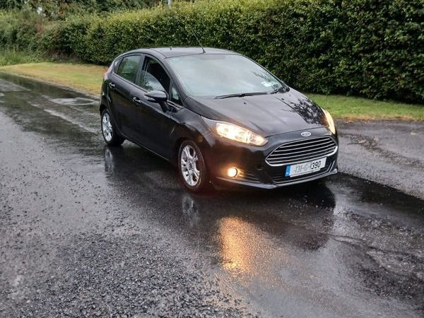 Ford Fiesta Hatchback, Petrol, 2013, Black
