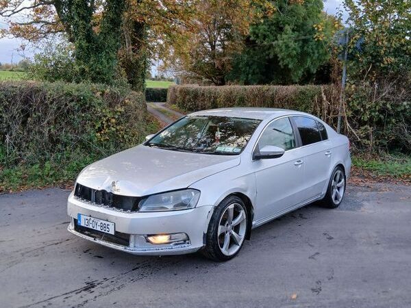 Volkswagen Passat Saloon, Diesel, 2013, Silver