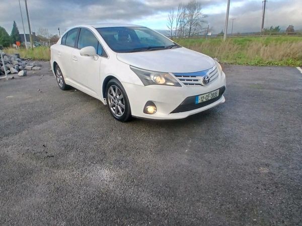 Toyota Avensis Saloon, Diesel, 2012, White