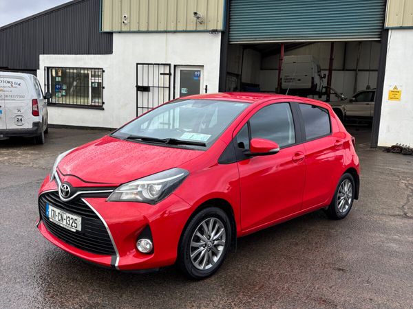 Toyota Yaris Hatchback, Petrol, 2017, Red