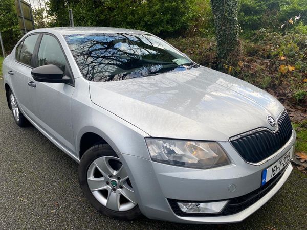 Skoda Octavia Saloon, Petrol, 2015, Silver