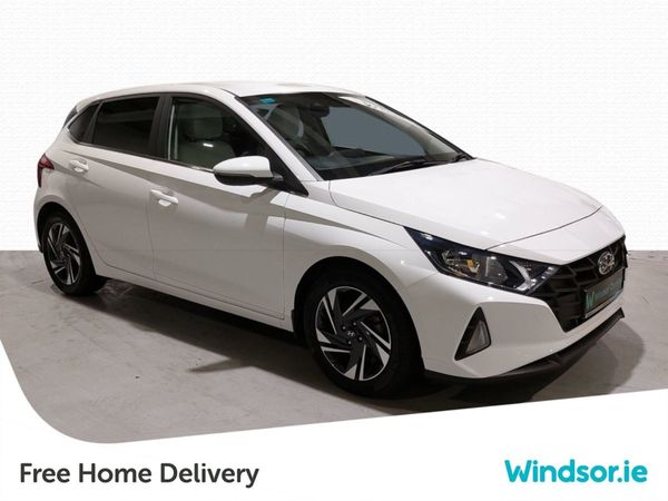 Hyundai i20 Hatchback, Petrol, 2023, White