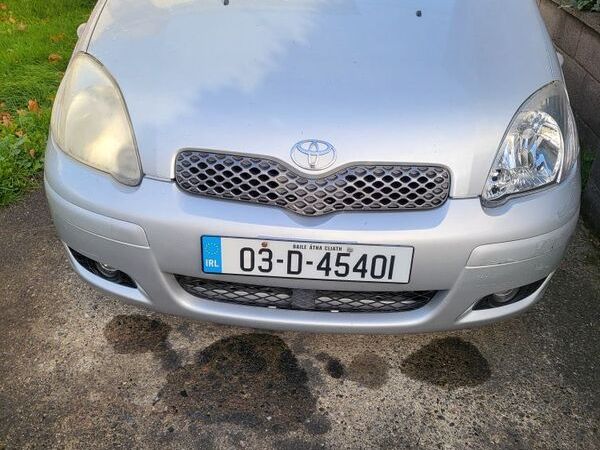 Toyota Yaris Hatchback, Petrol, 2003, Silver