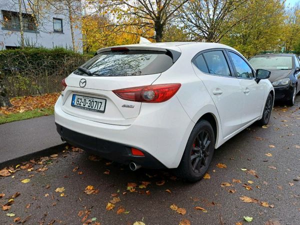 Mazda Mazda3 Hatchback, Diesel, 2015, White