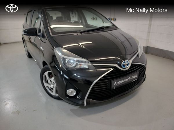 Toyota Yaris Hatchback, Petrol Hybrid, 2016, Black