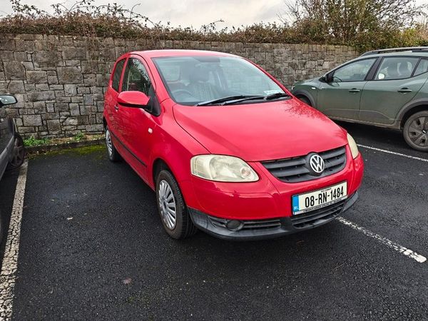 Volkswagen Fox Hatchback, Petrol, 2008, Red