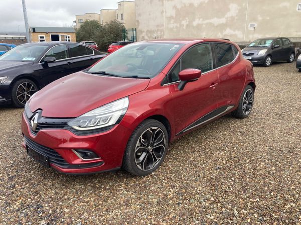 Renault Clio Hatchback, Petrol, 2018, Red