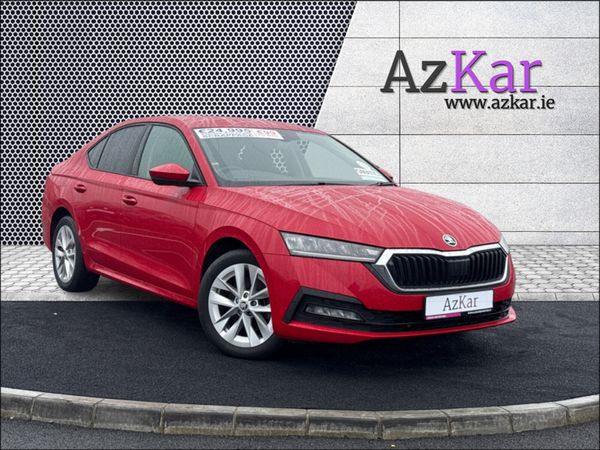 Skoda Octavia Hatchback, Petrol Plug-in Hybrid, 2022, Red