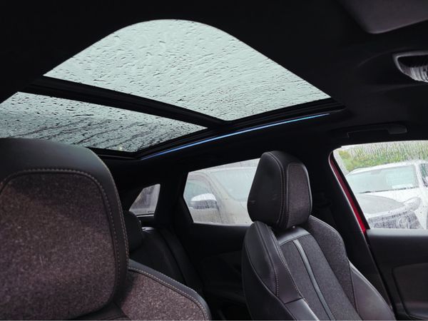 Peugeot 3008 MPV, Diesel, 2020, Red