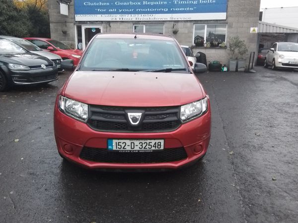Dacia Sandero Hatchback, Petrol, 2015, Red