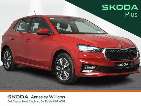 Skoda Fabia Hatchback, Petrol, 2023, Red