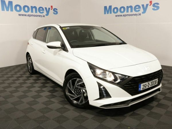 Hyundai i20 Hatchback, Petrol, 2025, White