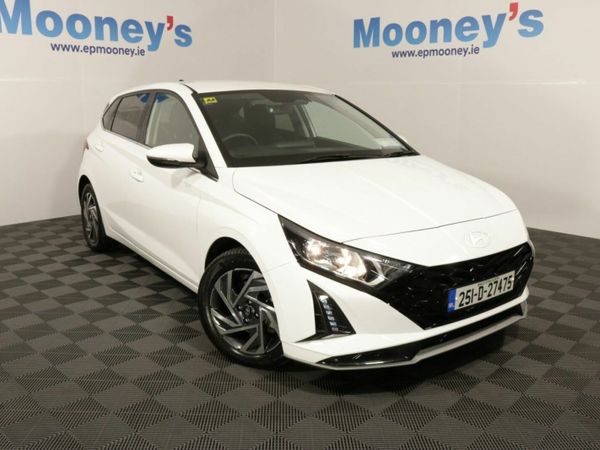 Hyundai i20 Hatchback, Petrol, 2025, White