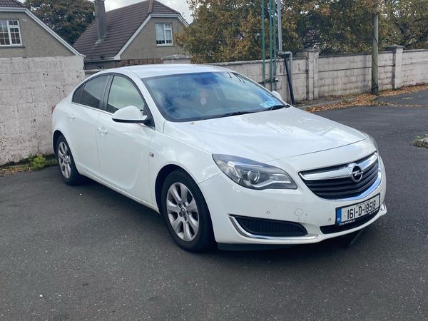 Opel Insignia Saloon, Diesel, 2016, White