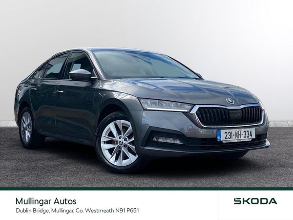Skoda Octavia Saloon, Diesel, 2023, Grey