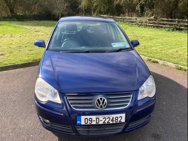 Volkswagen Polo Hatchback, Petrol, 2009, Blue