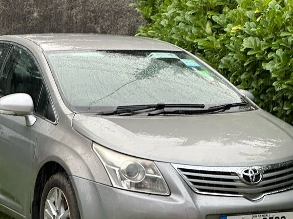 Toyota Avensis Saloon, Petrol, 2011, Grey