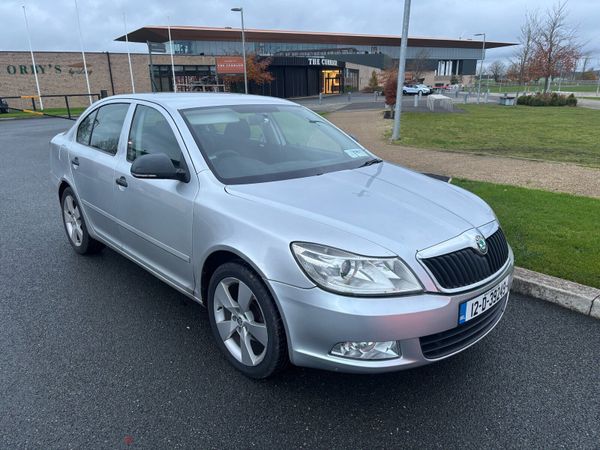 Skoda Octavia Saloon, Diesel, 2012, Silver