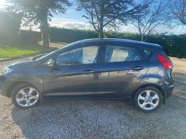 Ford Fiesta Hatchback, Diesel, 2010, Grey