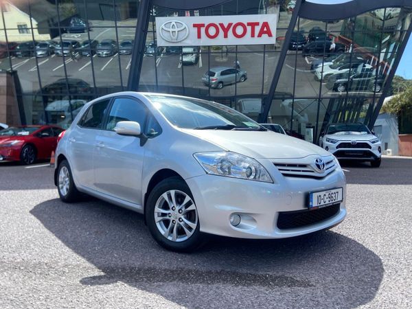 Toyota Auris Hatchback, Petrol, 2010, Silver