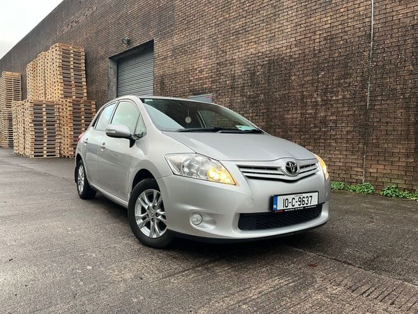Toyota Auris Hatchback, Petrol, 2010, Silver