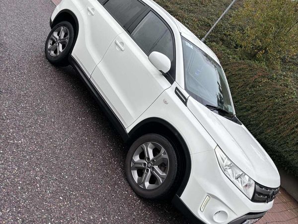 Suzuki Vitara SUV, Petrol, 2015, White